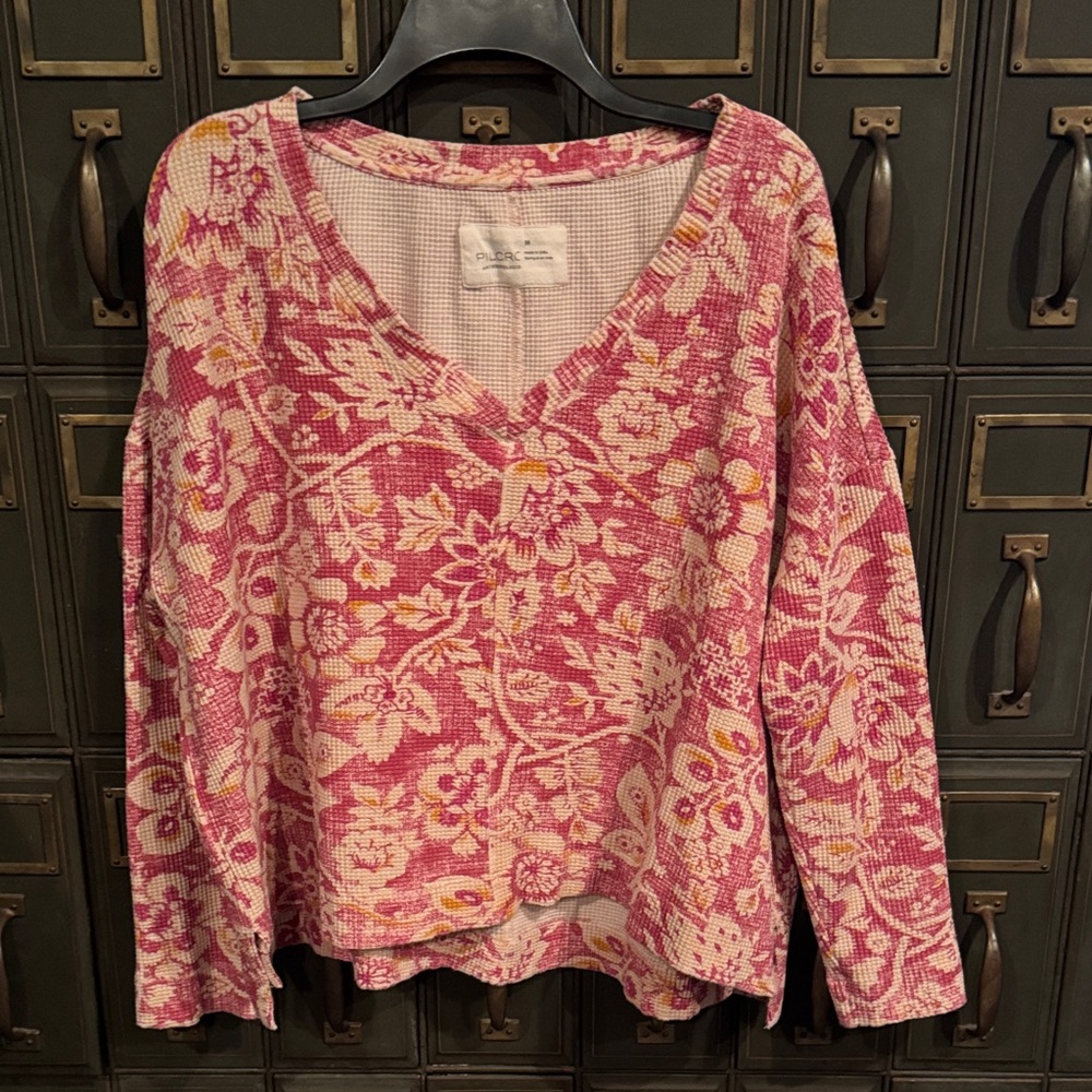 Pilcro by Anthropologie thermal Vneck top
